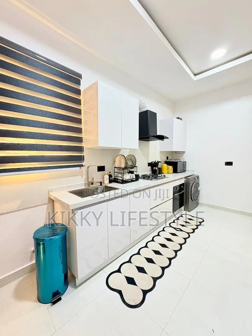 Gray Unit MLX in Lekki Phase 1