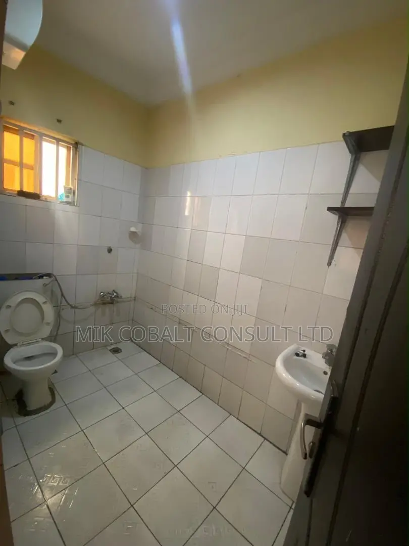 2bdrm Block of Flats in 1St Avenue, Gwarinpa for rent in Gwarinpa