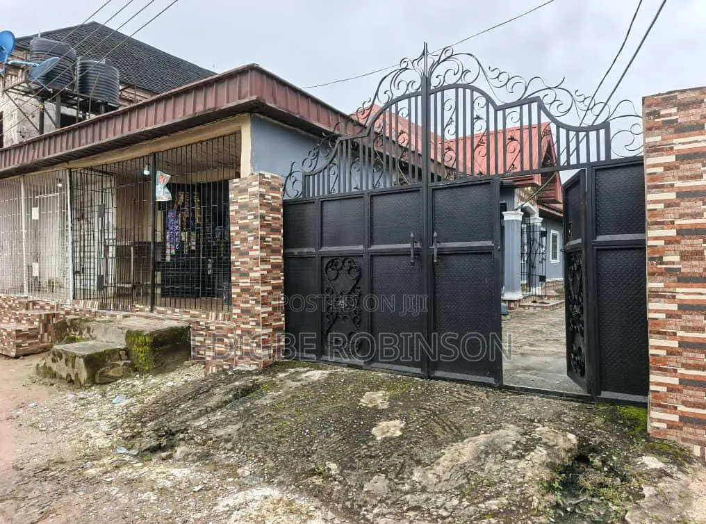 6bdrm Bungalow in Osubi Estate, Okpe for sale in Okpe