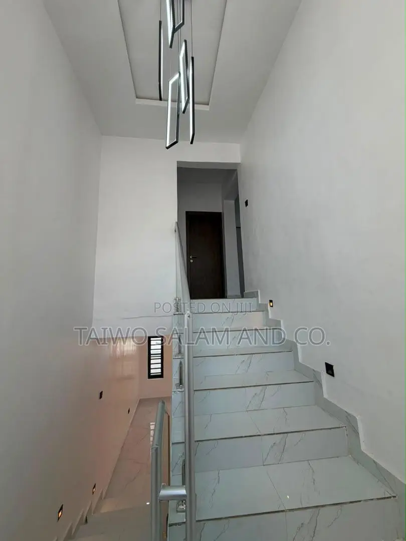 4bdrm Duplex in Akobo for sale in Akobo