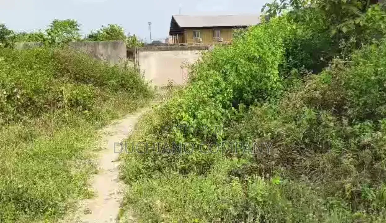 555 Square Metres Land With Structures on It in Unity Road