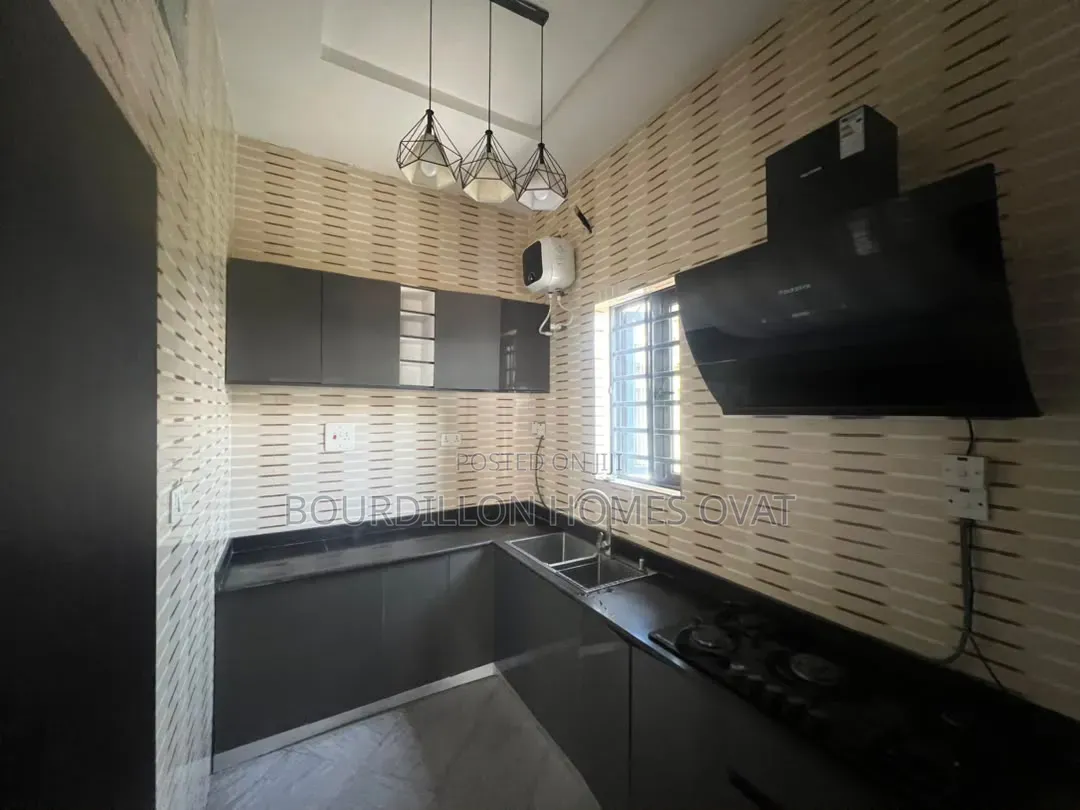 3bdrm Duplex in Orchid Road Lekki for rent in Lekki Expressway