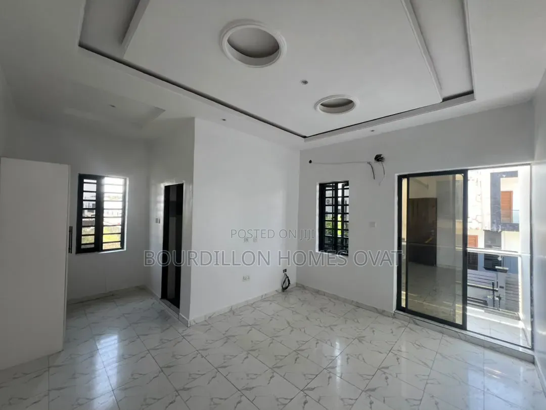3bdrm Duplex in Orchid Road Lekki for rent in Lekki Expressway