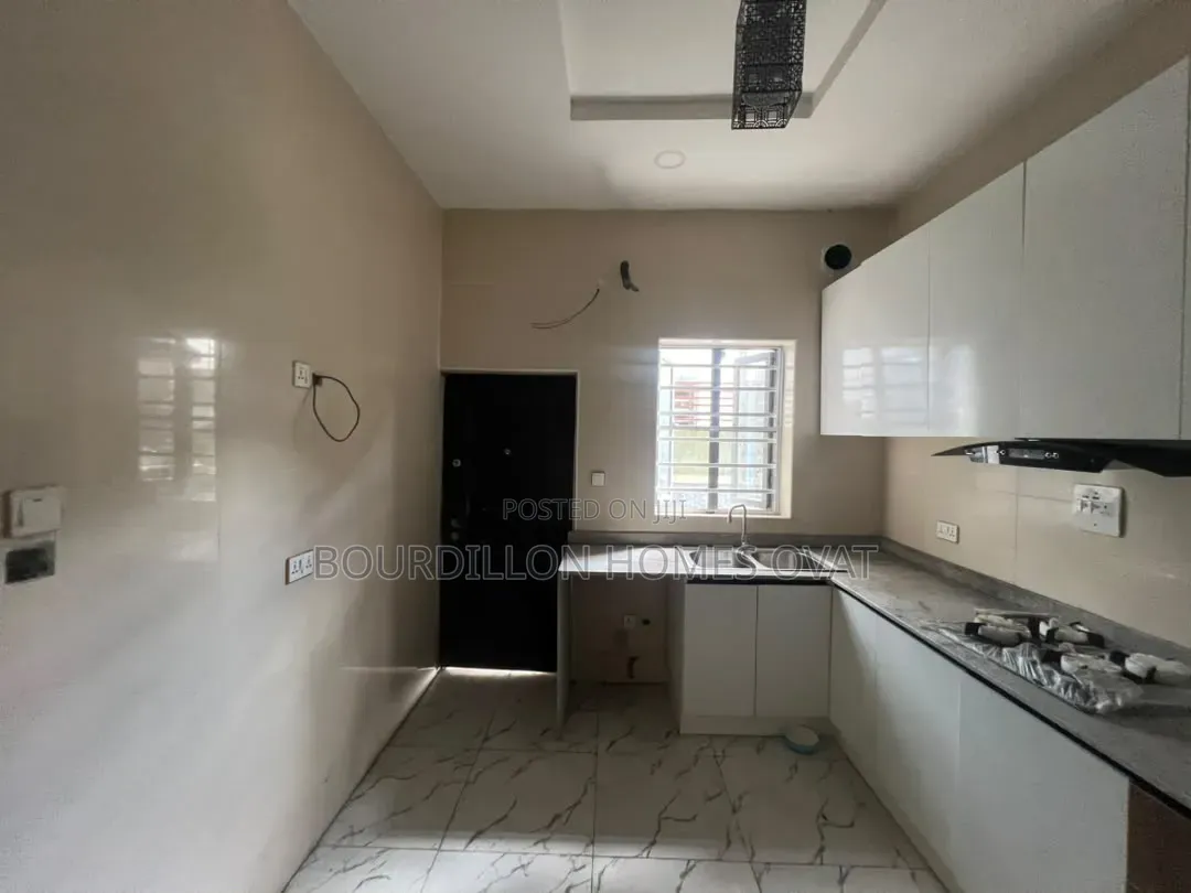 4bdrm Duplex in Orchid Lekki Lagos for sale in Lekki Expressway