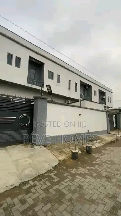 Furnished 2bdrm Block of Flats in Soluyi for rent in Soluyi