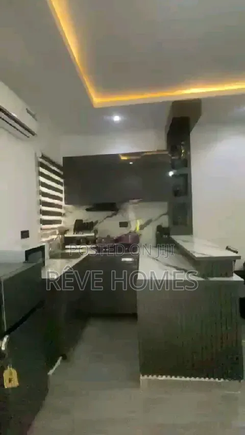 Furnished 2bdrm Block of Flats in Soluyi for rent in Soluyi