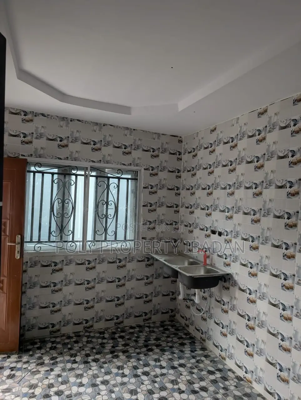 3bdrm Bungalow in Idigbaro, Ologuneru for rent in Ologuneru