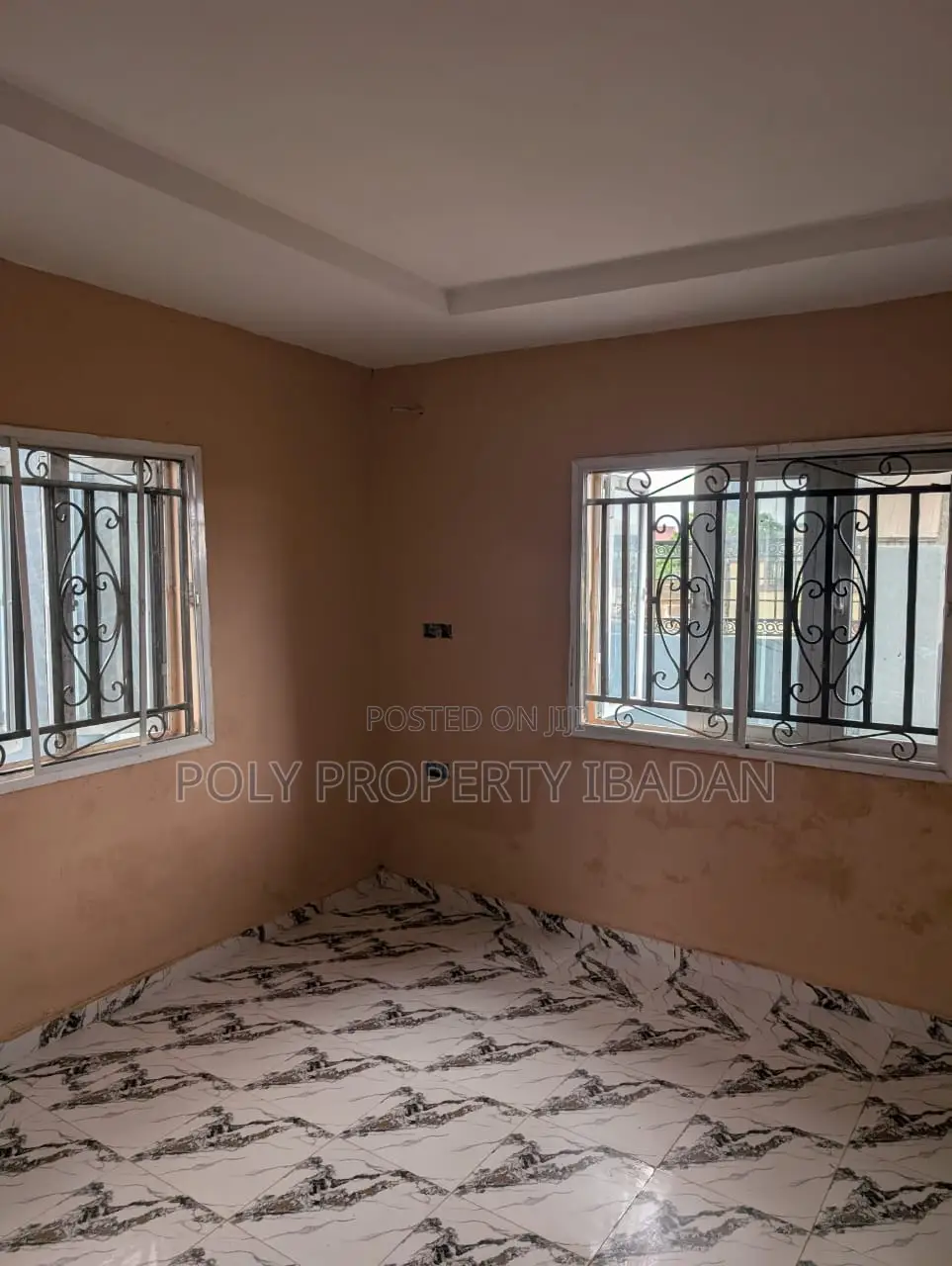 3bdrm Bungalow in Idigbaro, Ologuneru for rent in Ologuneru