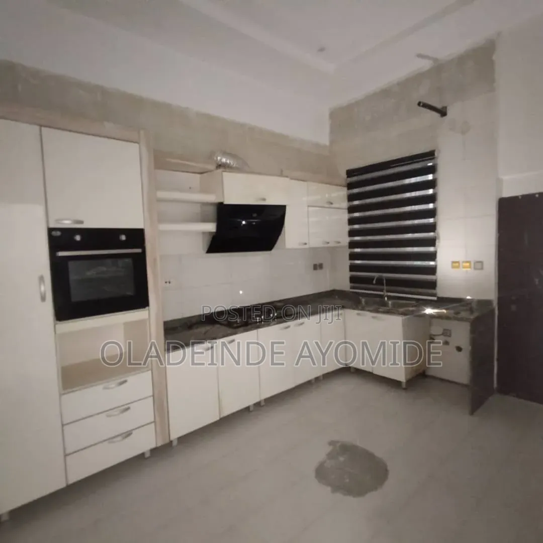 4bdrm Duplex in Orchid Before Round, Chevron for rent in Chevron