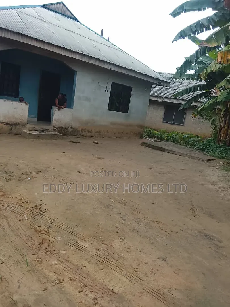 2bdrm Bungalow in Nelson Mandela,Uyo for sale in Uyo