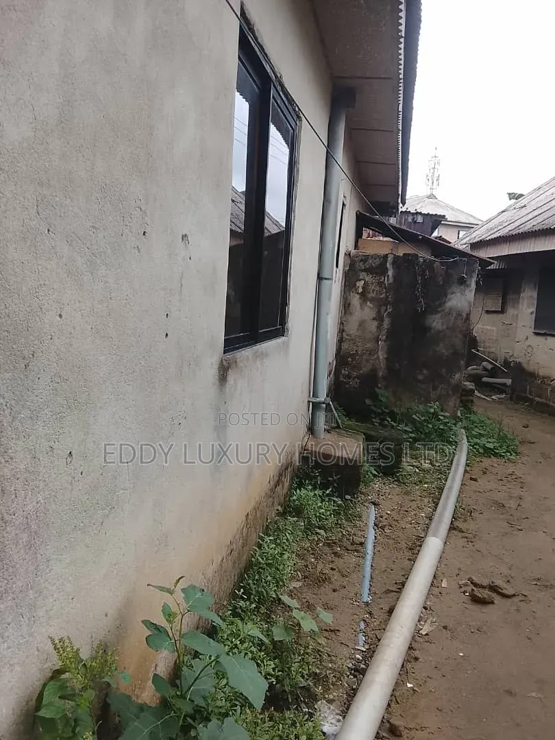 2bdrm Bungalow in Nelson Mandela,Uyo for sale in Uyo