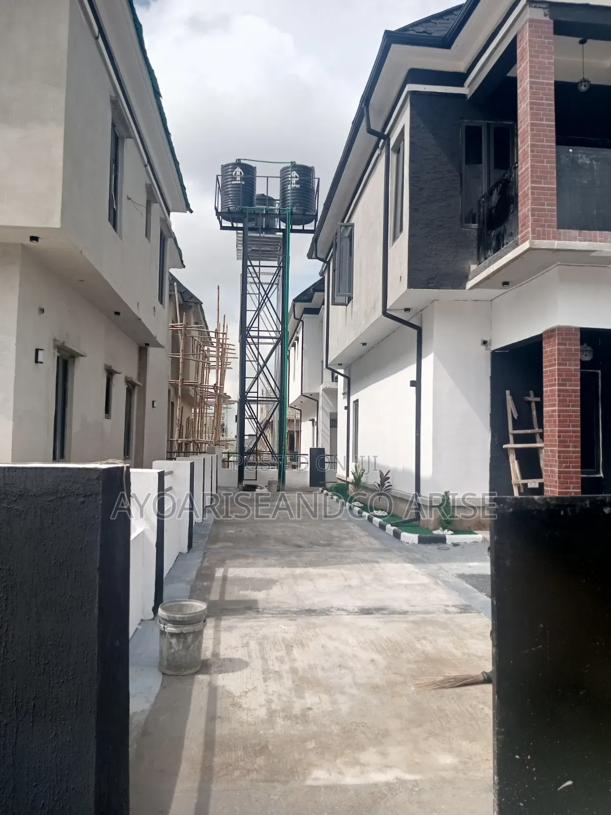 4bdrm Duplex in Nut, Sabon Lugbe for sale in Sabon Lugbe
