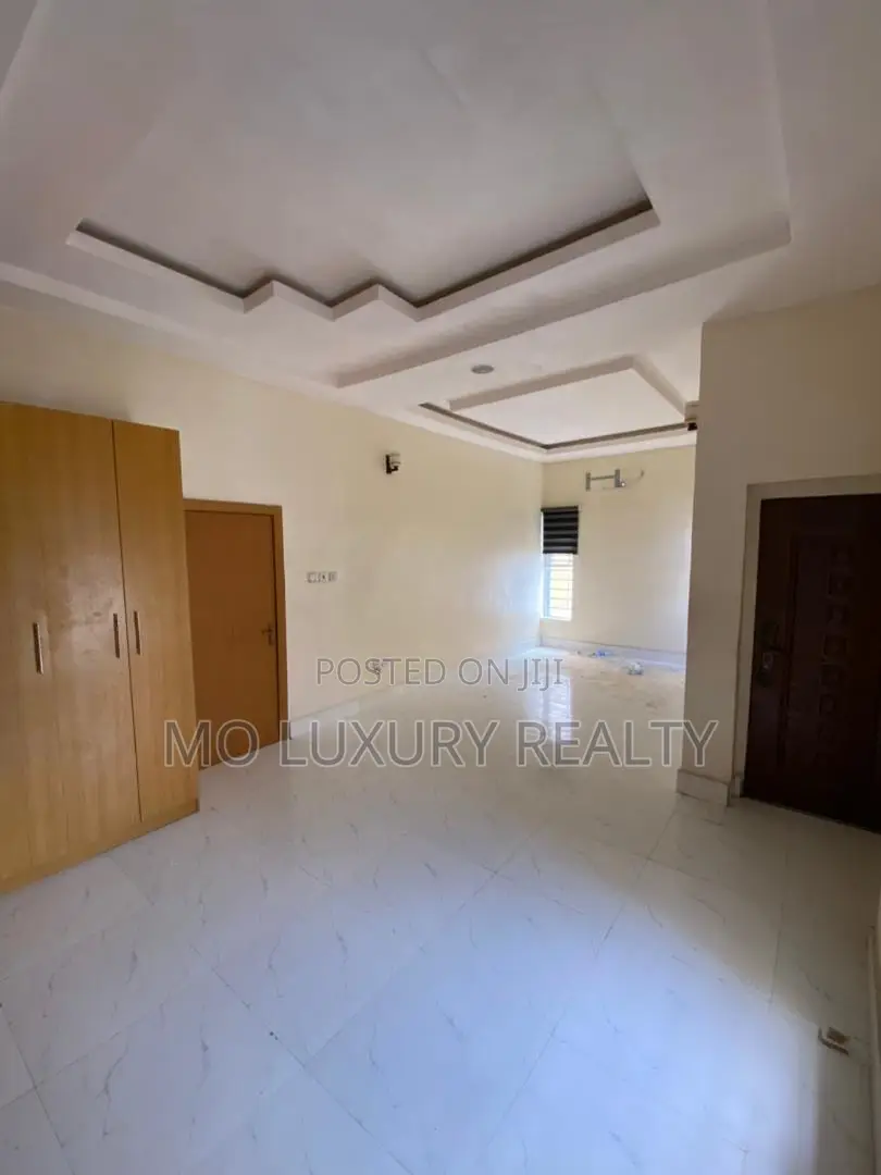 4bdrm Duplex in Ikota for rent in Ikota
