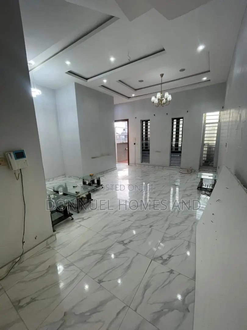 4bdrm Duplex in Ikota for rent in Ikota