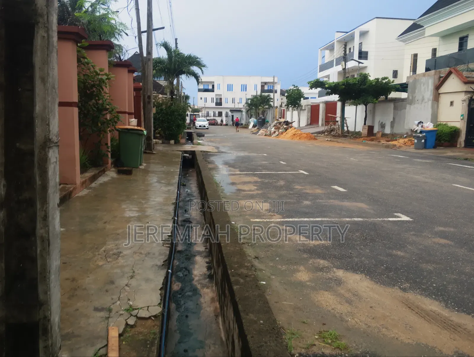 Massive Office Space Omole Estate Phase I in Berger
