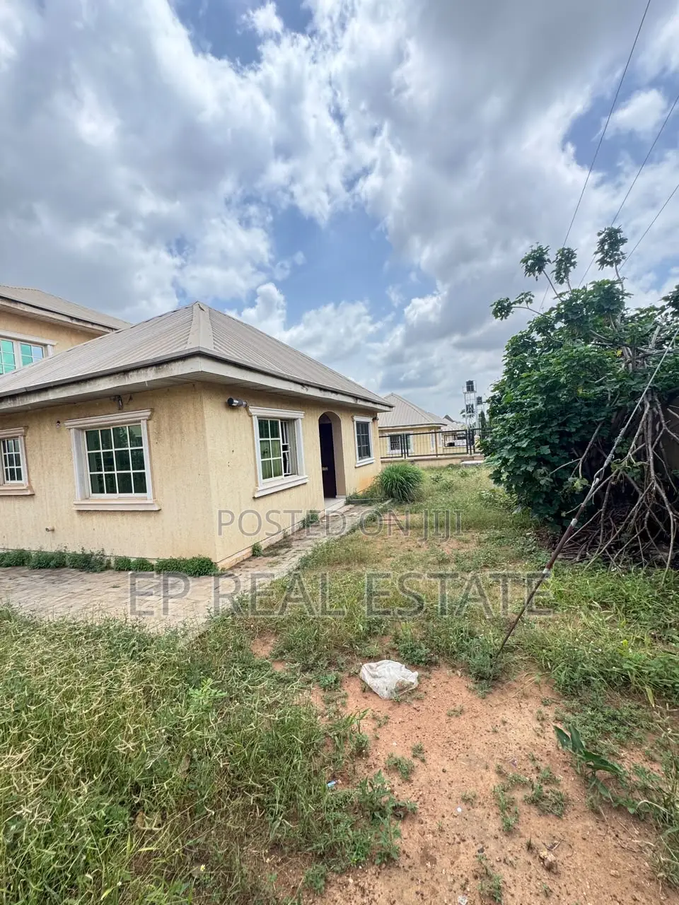 4bdrm Duplex in Gaduwa for sale in Gaduwa