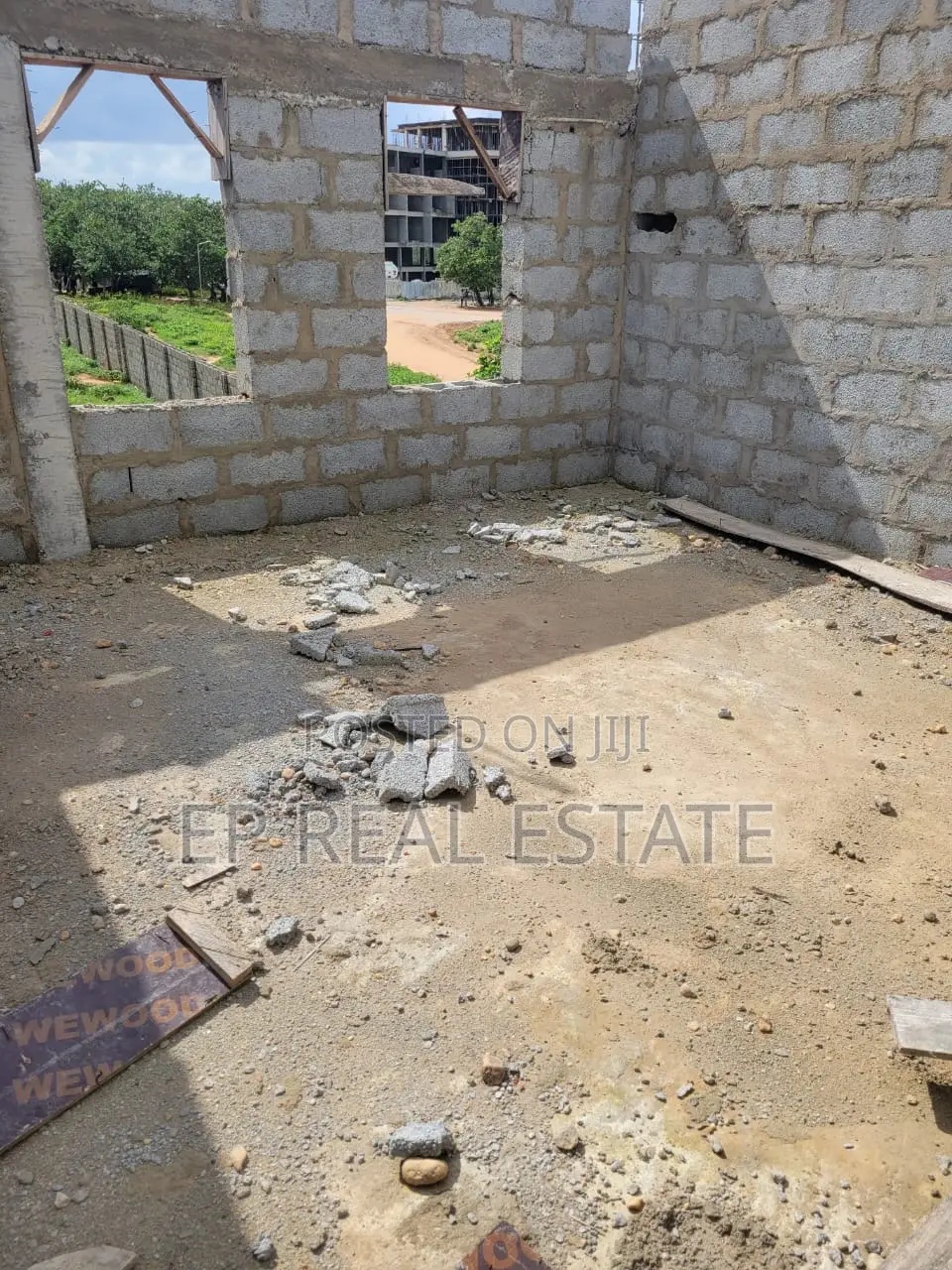 4bdrm Duplex in Kaura for sale in Kaura