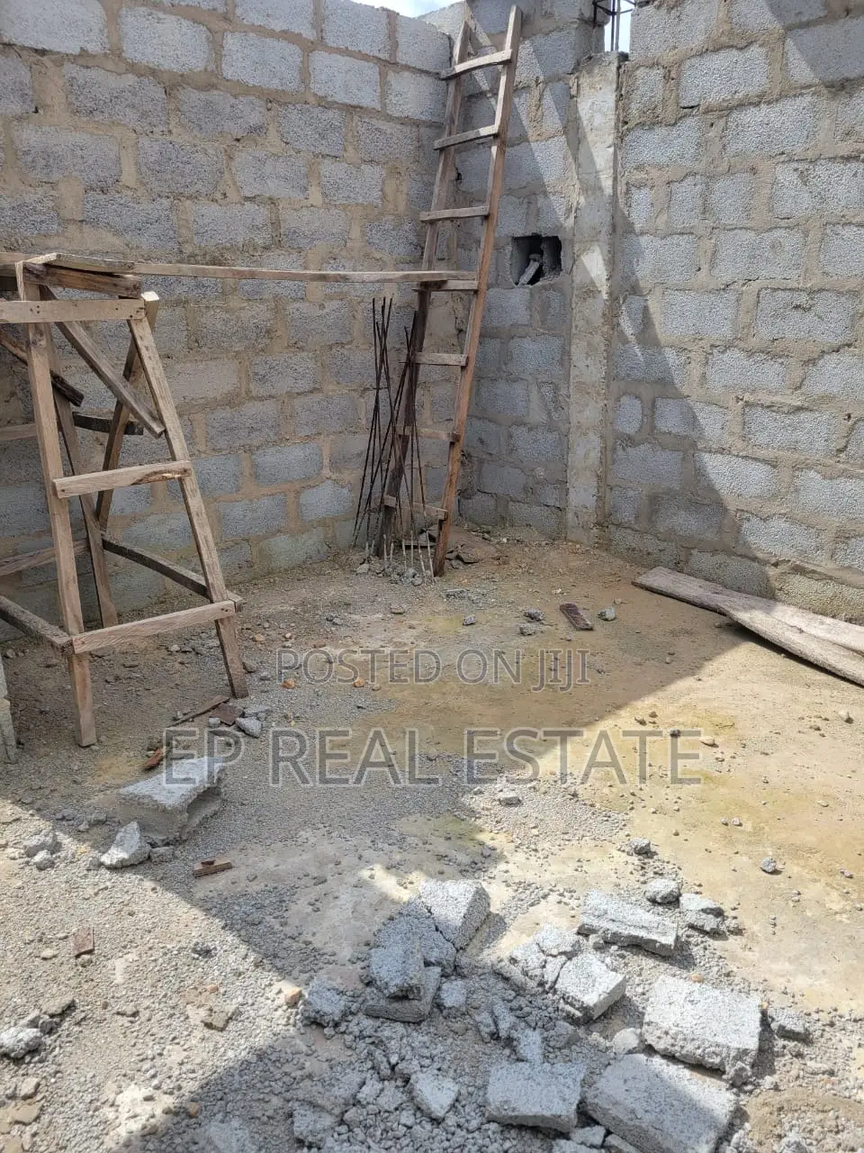 4bdrm Duplex in Kaura for sale in Kaura