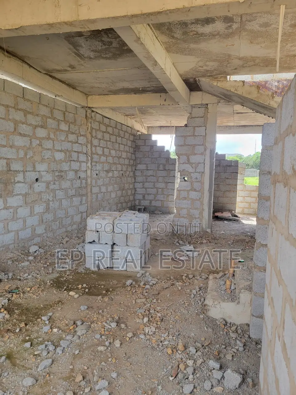 4bdrm Duplex in Kaura for sale in Kaura