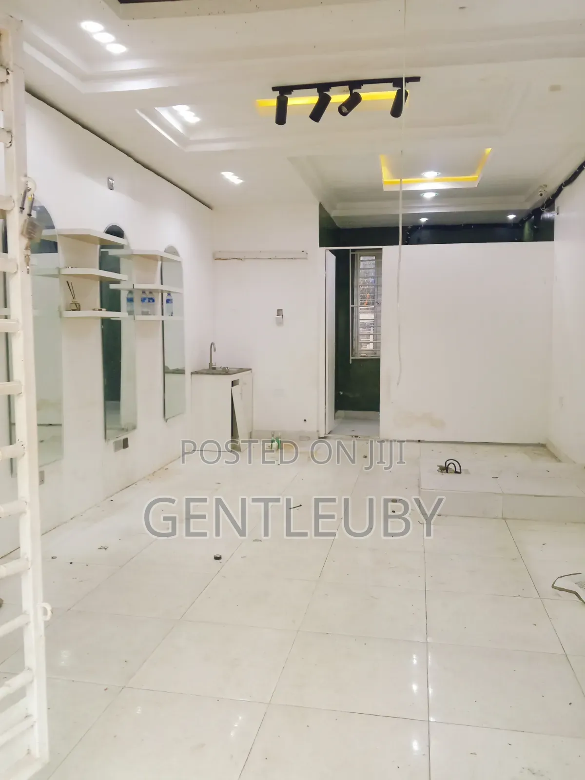 40 SQM Shop Space for Rent, Lekki Phase 2 in Lekki Phase 1