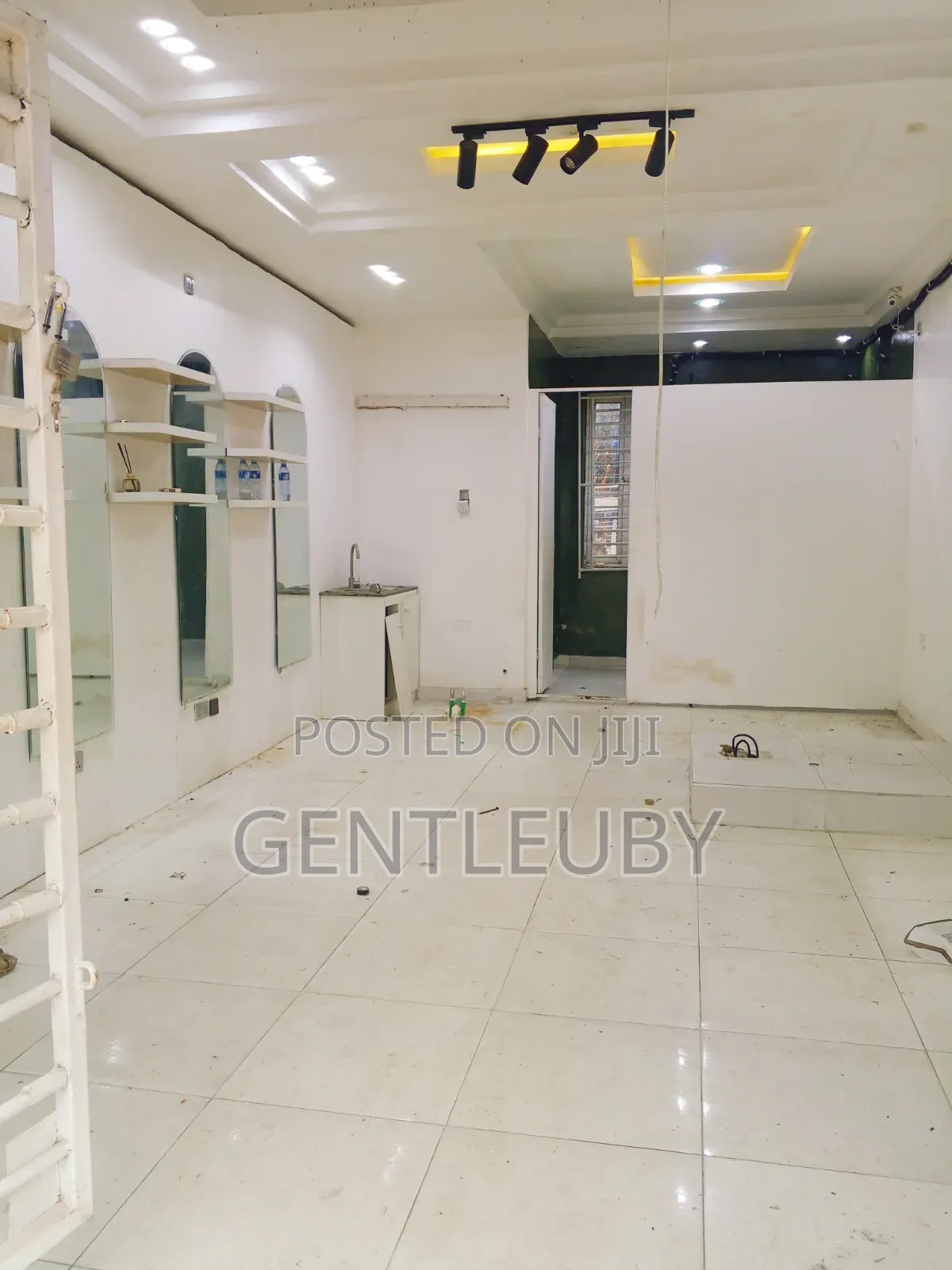 40 SQM Shop Space for Rent, Lekki Phase 2 in Lekki Phase 1