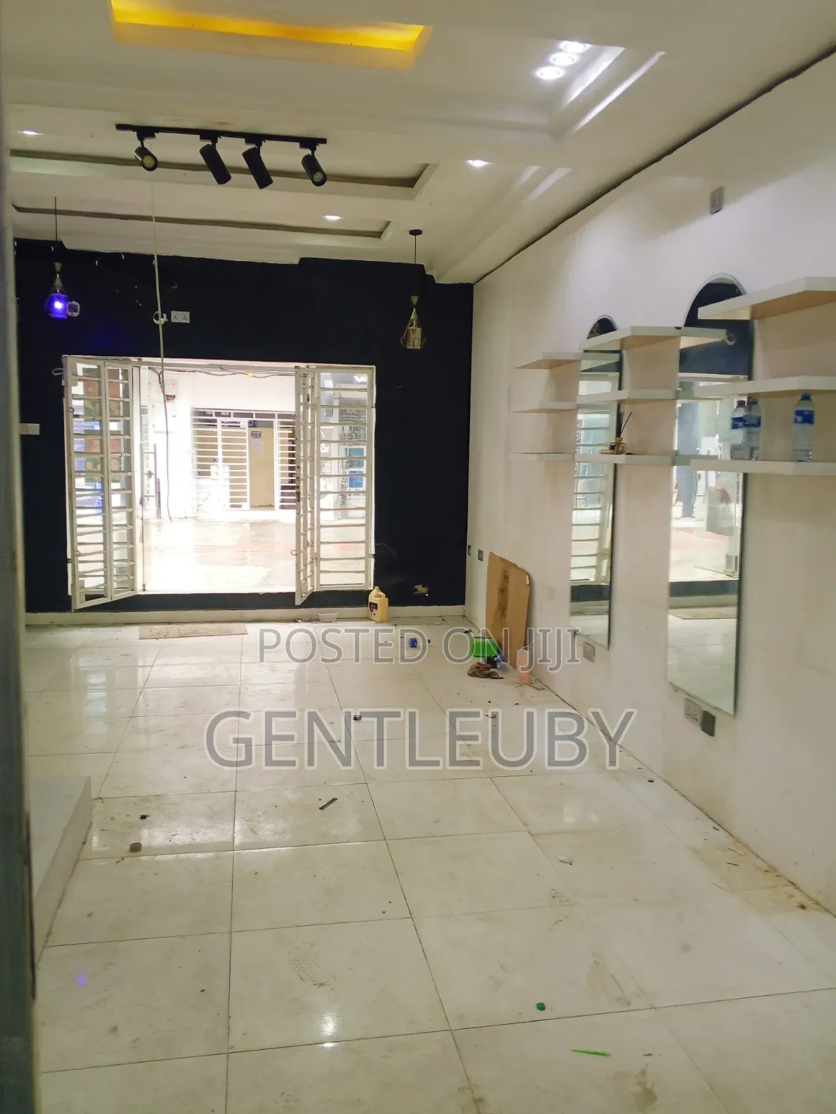 40 SQM Shop Space for Rent, Lekki Phase 2 in Lekki Phase 1