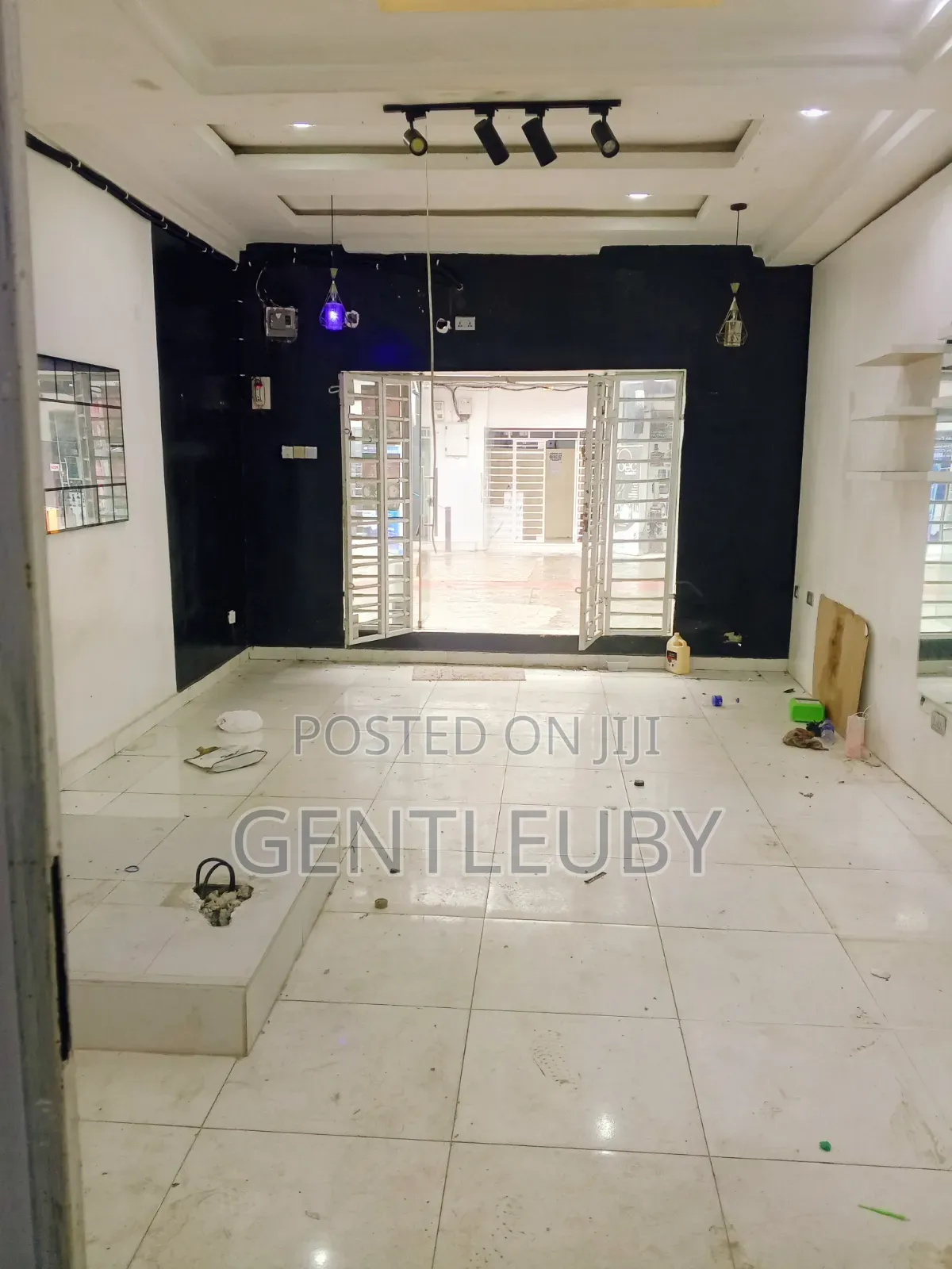 40 SQM Shop Space for Rent, Lekki Phase 2 in Lekki Phase 1
