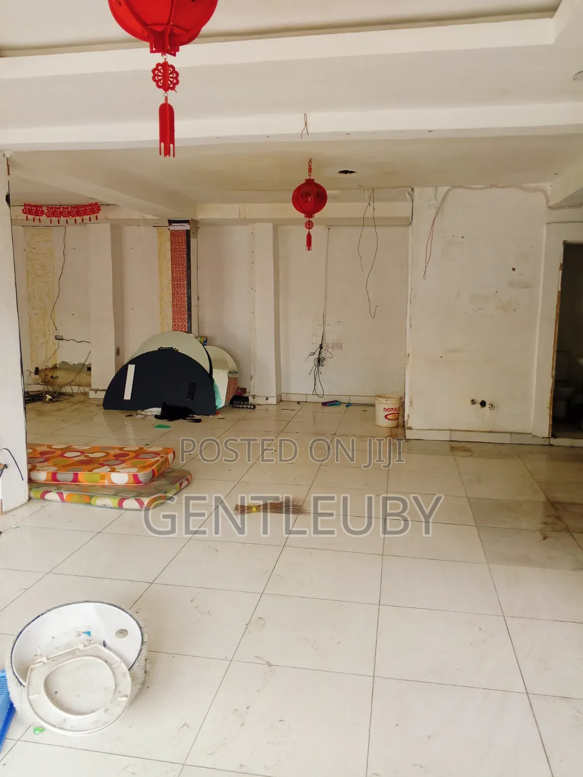 80 SQM Office/ Shop Space for Rent, Lekki Phase 2 in Lekki Phase 1