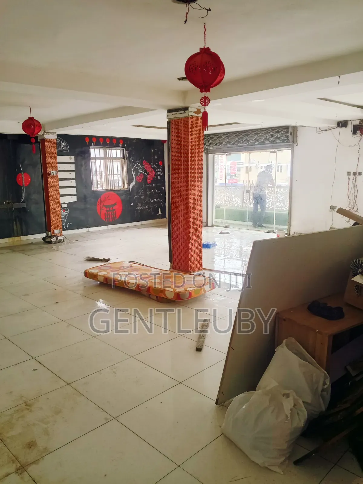 80 SQM Office/ Shop Space for Rent, Lekki Phase 2 in Lekki Phase 1