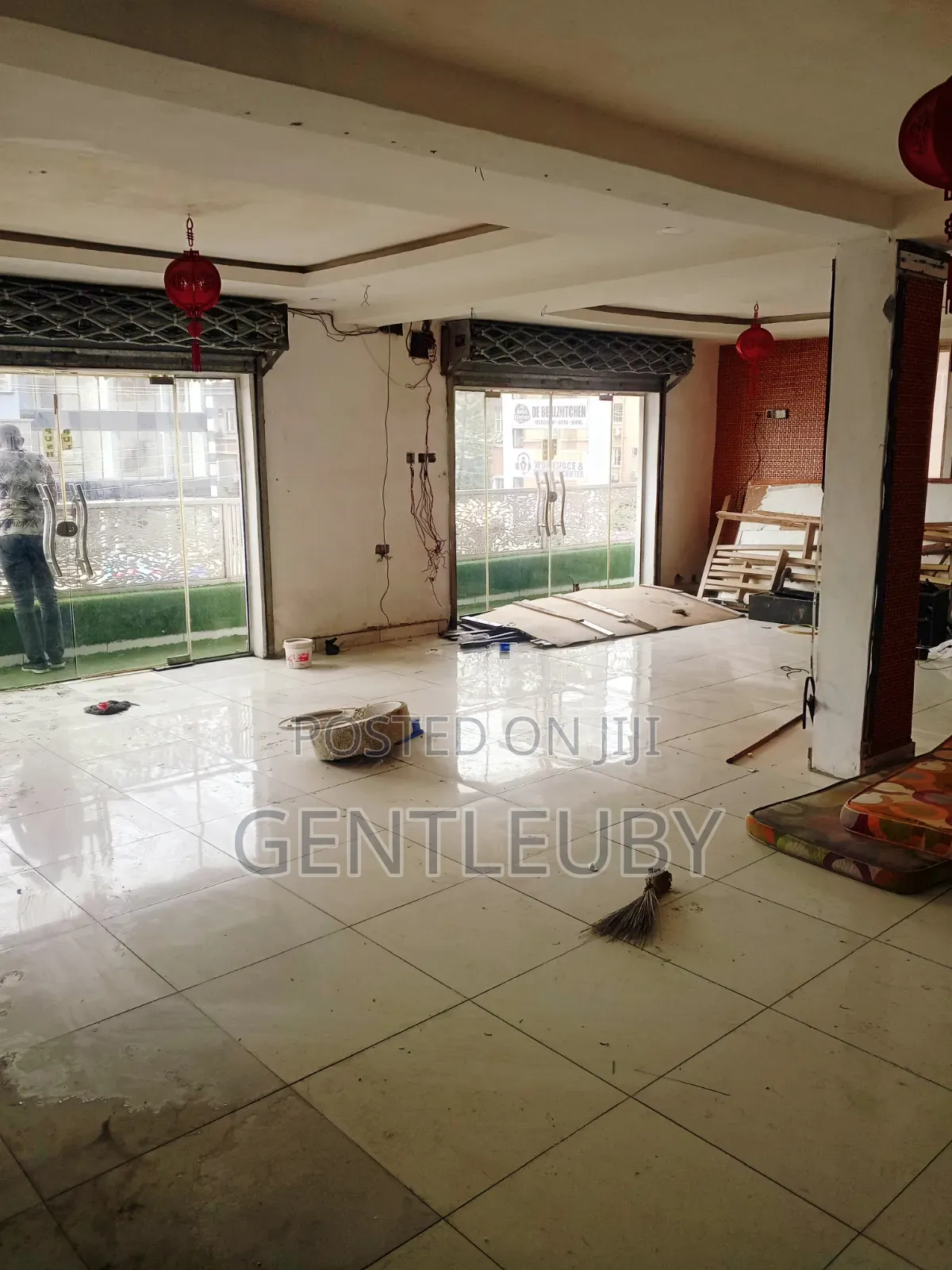 80 SQM Office/ Shop Space for Rent, Lekki Phase 2 in Lekki Phase 1