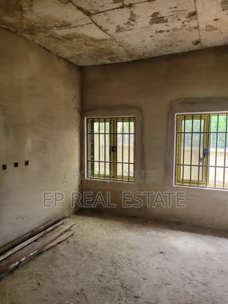 3bdrm Block of Flats in Kaura for sale in Kaura