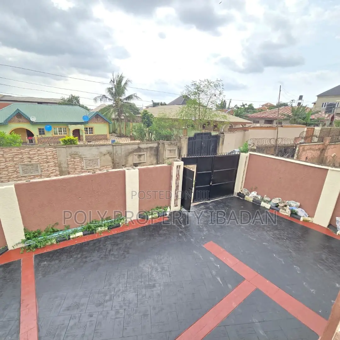 6bdrm Duplex in Hoshen Estate, Alakia for rent in Alakia