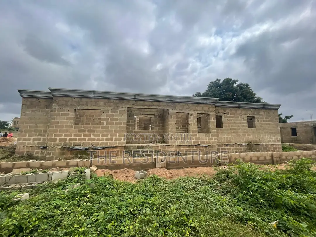 3bdrm Bungalow in Akala Express for sale in Akala Express