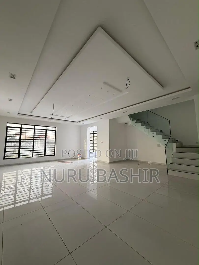 Furnished 5bdrm Duplex in Agodi Gra for sale in Agodi