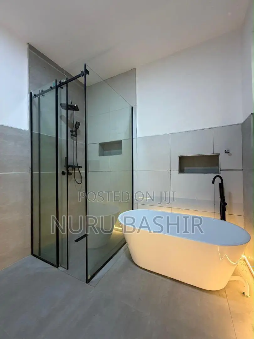Furnished 5bdrm Duplex in Agodi Gra for sale in Agodi