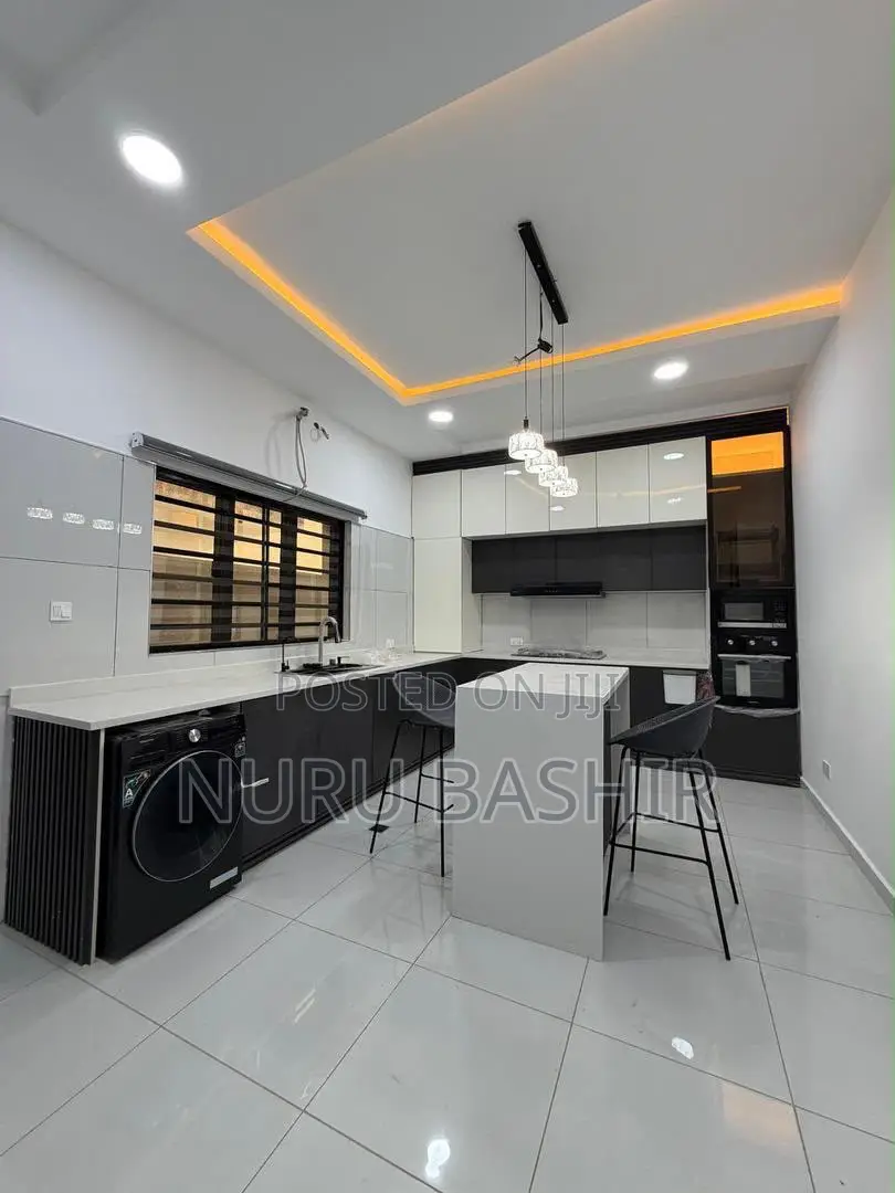 Furnished 5bdrm Duplex in Agodi Gra for sale in Agodi