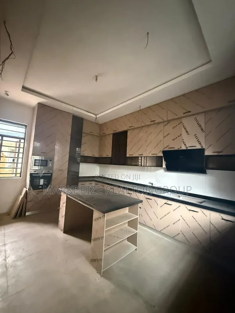 5bdrm Duplex in Omole Phase 1 Lagos for sale in Omole Phase 1