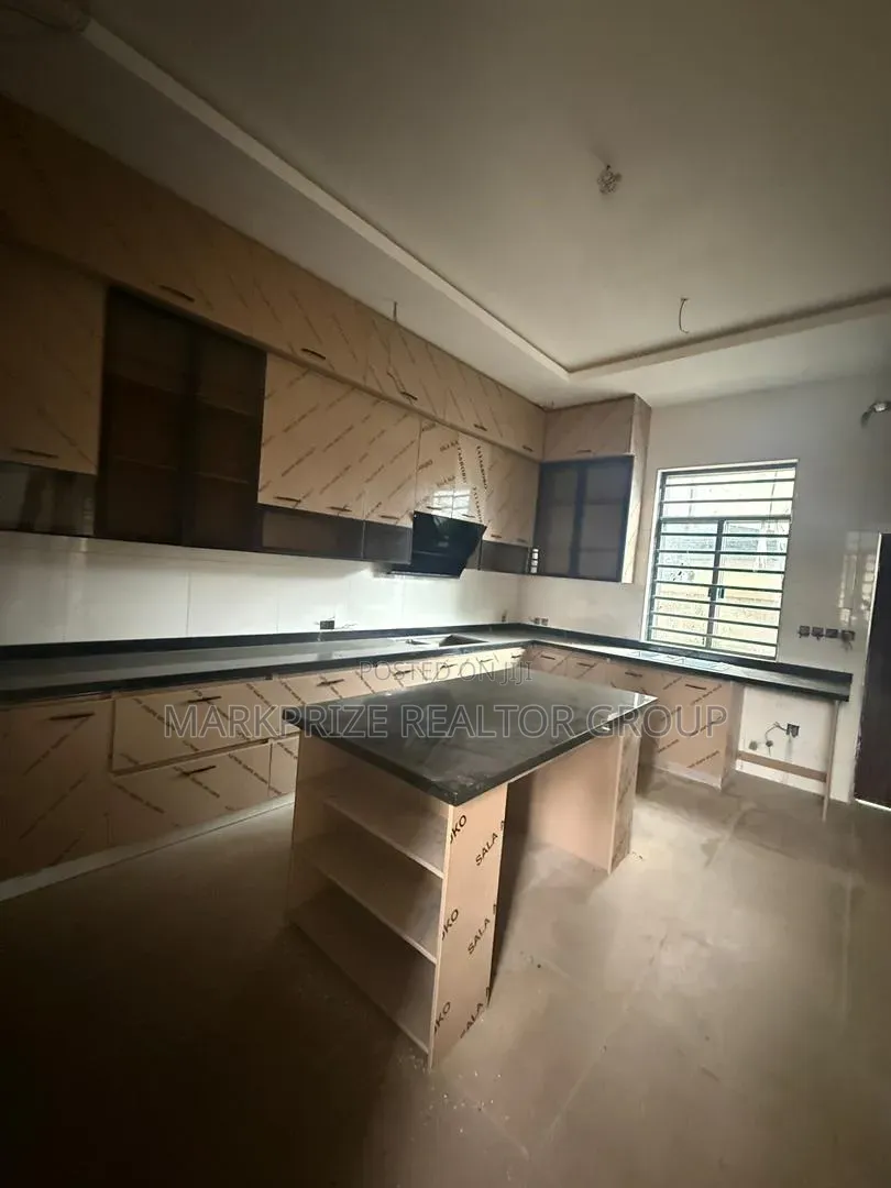 5bdrm Duplex in Omole Phase 1 Lagos for sale in Omole Phase 1