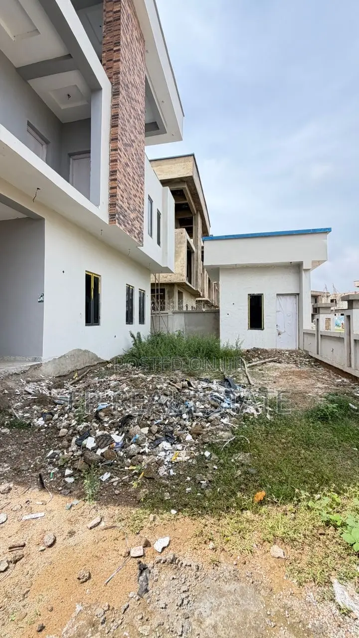 6bdrm Duplex in Jabi for sale in Jabi