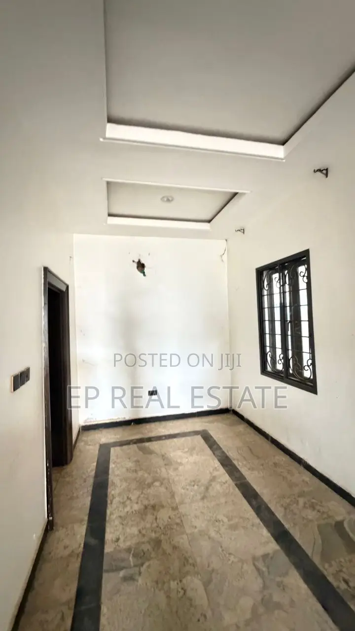4bdrm Duplex in Kaura for sale in Kaura