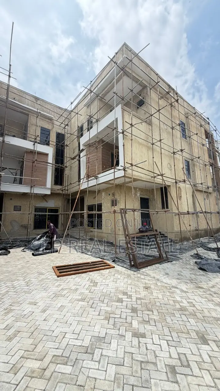 4bdrm Duplex in Guzape District for sale in Guzape District