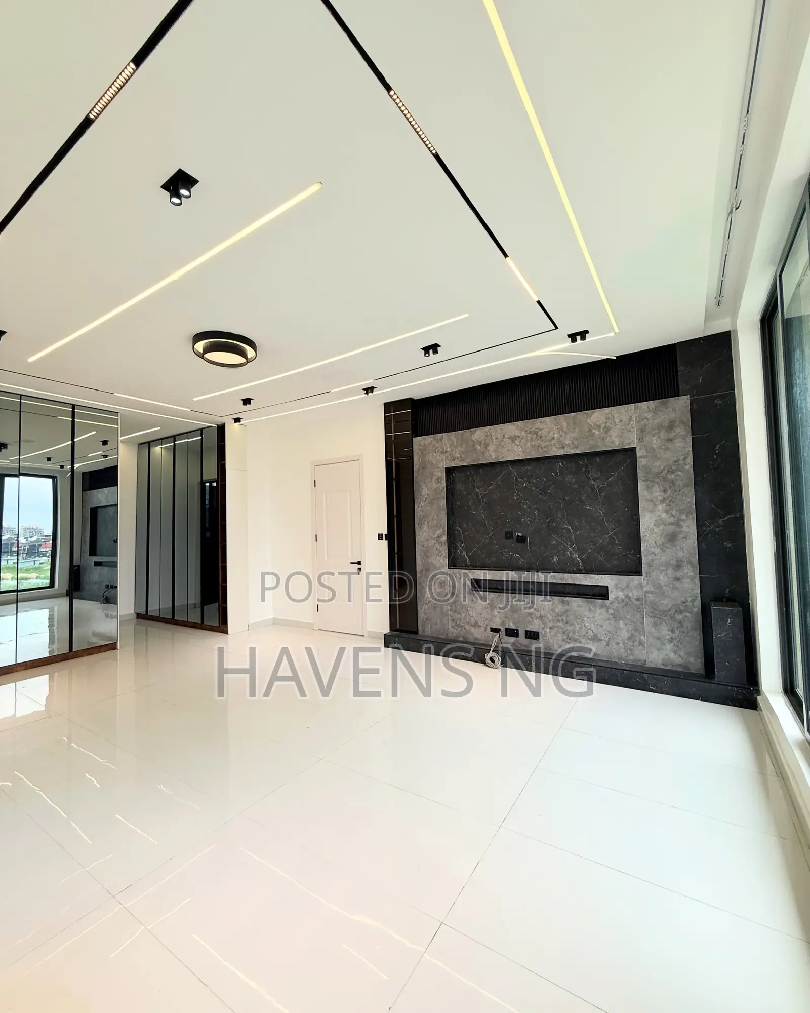 5bdrm Townhouse/Terrace in Lekki Phase 1 for sale in Lekki Phase 1