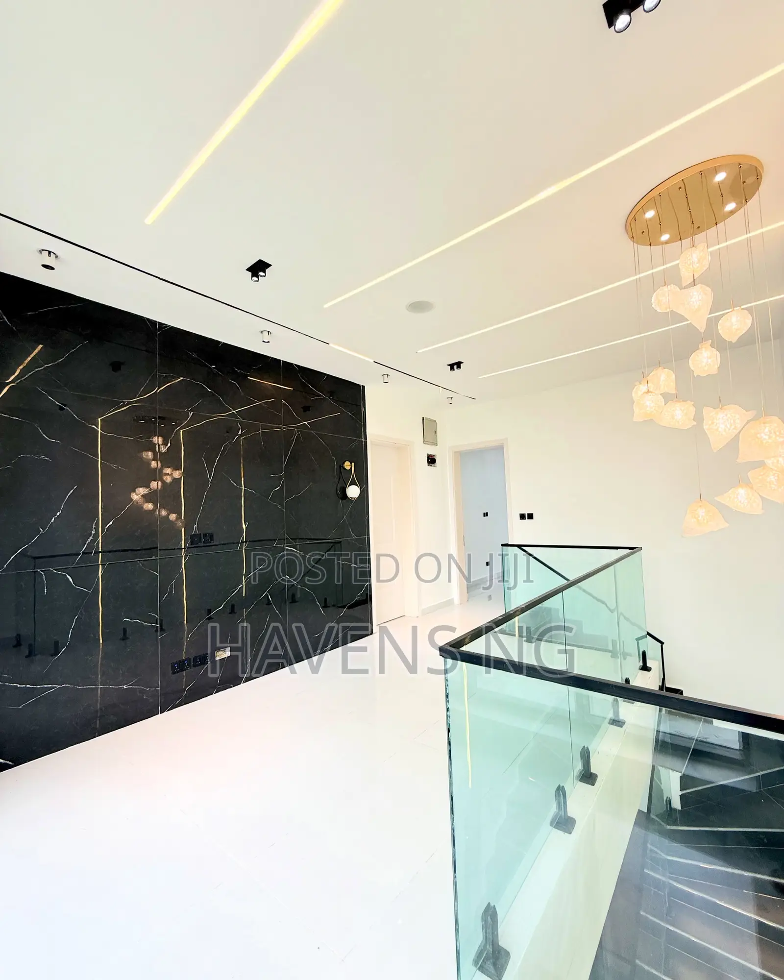 5bdrm Townhouse/Terrace in Lekki Phase 1 for sale in Lekki Phase 1