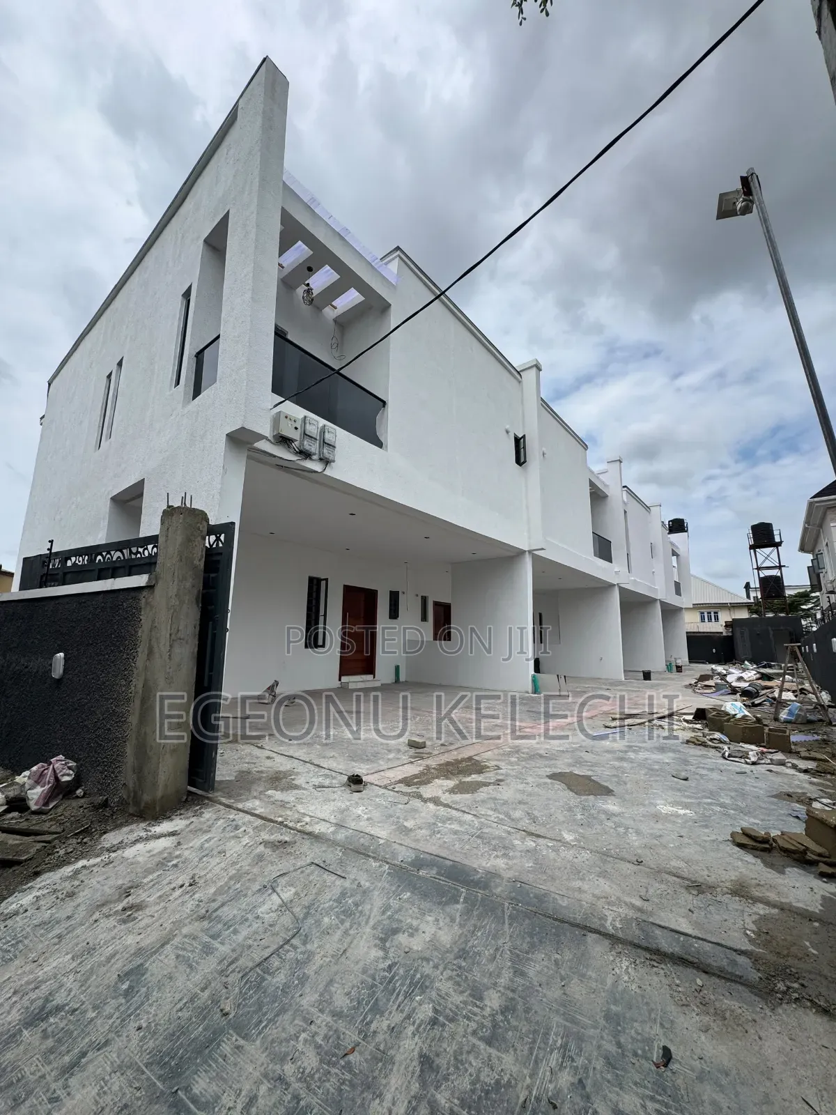 3bdrm Duplex in Thomas Estate for sale in Thomas Estate