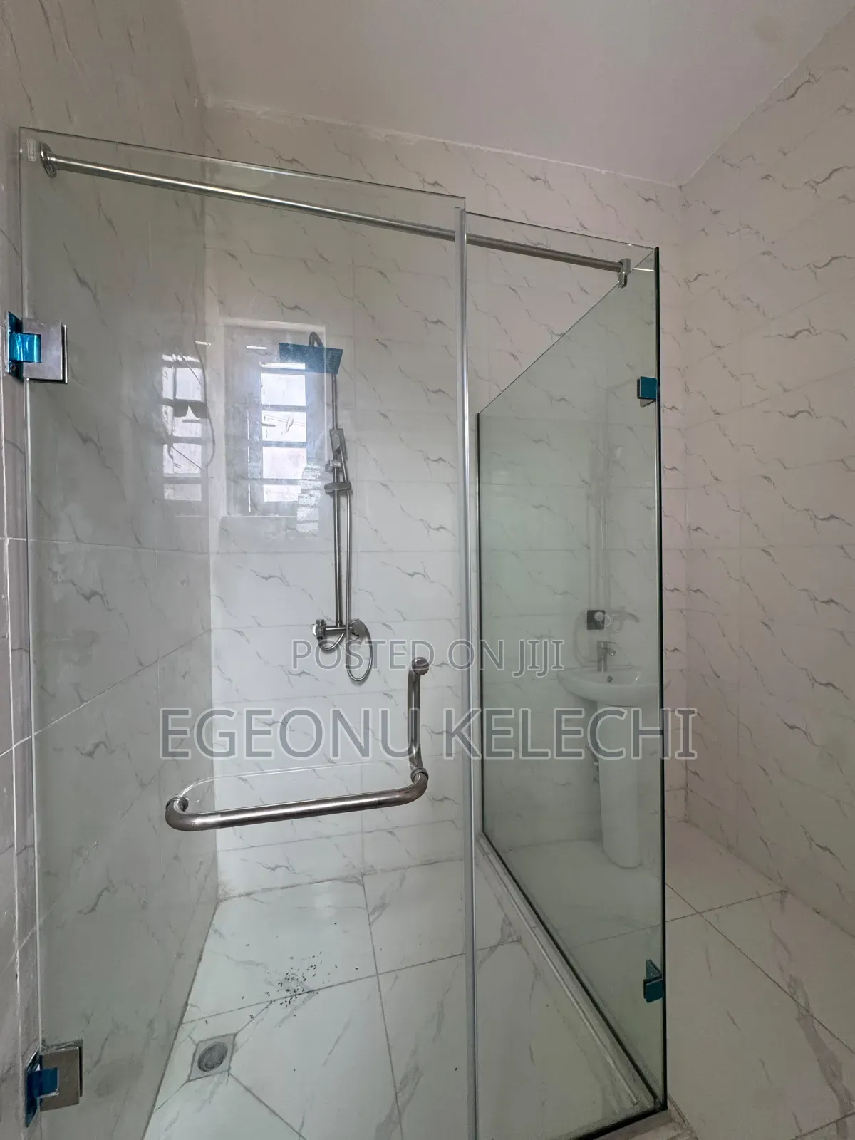 3bdrm Duplex in Thomas Estate for sale in Thomas Estate