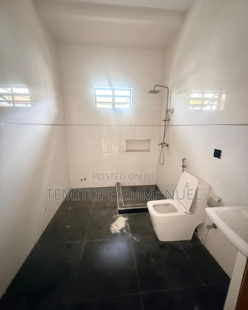 Furnished 3bdrm House in Sangotedo for sale in Sangotedo