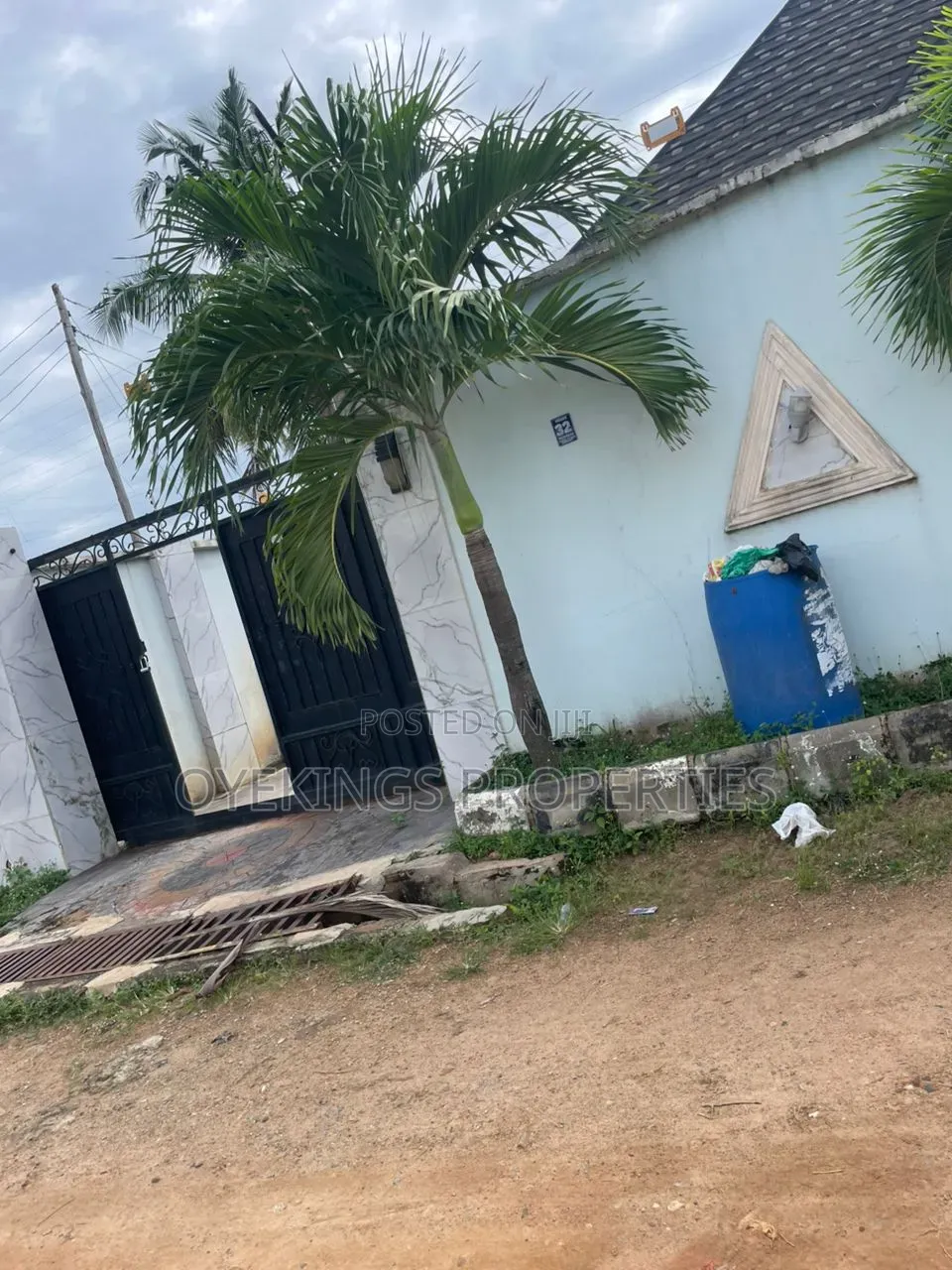 4bdrm Bungalow in Tireadara Estate, Oluyole for sale in Oluyole