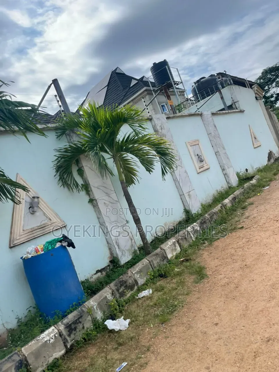 4bdrm Bungalow in Tireadara Estate, Oluyole for sale in Oluyole