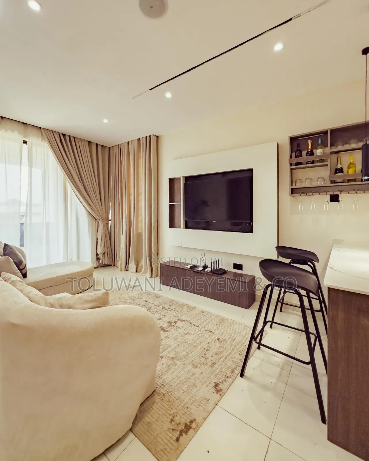 Excellent 2 Bedroom Apartments for Shortlet in Western Avenue