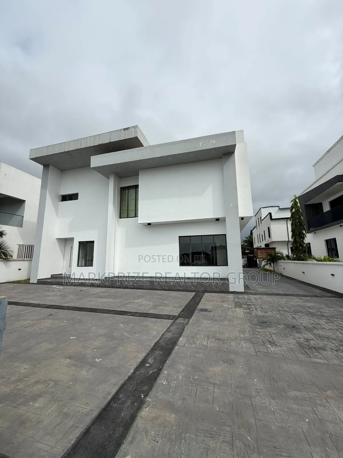 5bdrm Duplex in Royal Garden, Omole Phase 1 for sale in Omole Phase 1